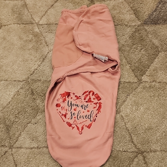 Nwot Pink Baby Swaddle with Heart Design - Picture 1 of 2